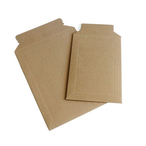 Versandtaschen aus Karton